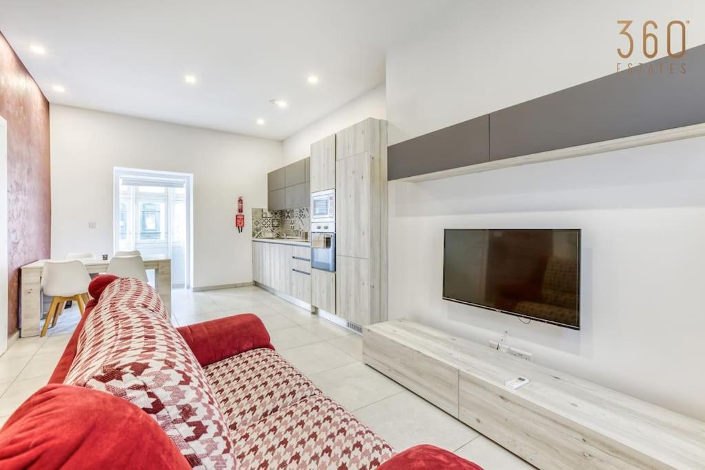 Cosy Apt With Balcony & Wifi In By 360 Estates